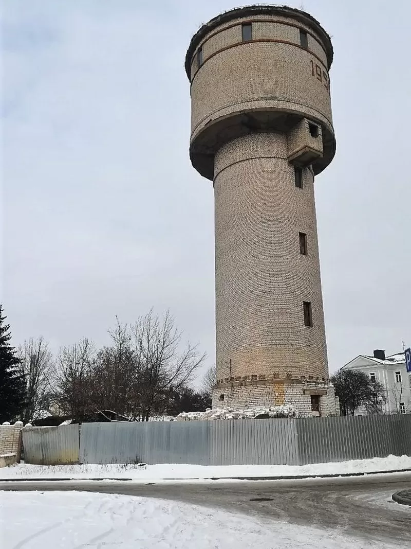 Продается водонапорная башня с участком,  в центре города 
