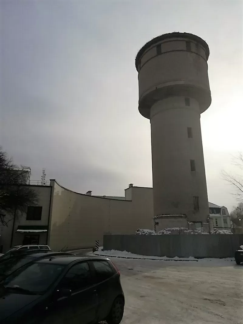 Продается водонапорная башня с участком,  в центре города  4