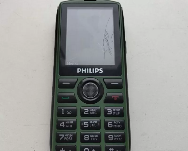 Philips Xenium E-218 с разбитым ЖКИ  2